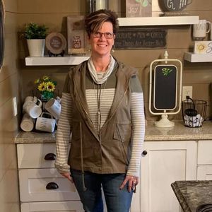 Meet your Posher, Becky